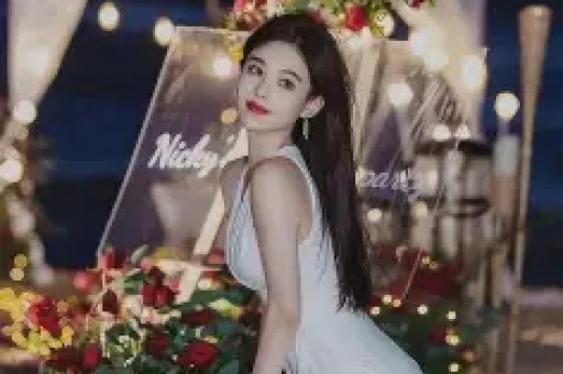 微博封杀“吃瓜少女张小寒”揭露娱乐圈隐私侵犯现象